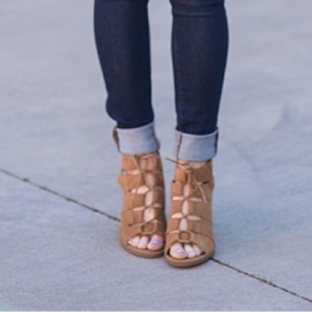 Hinge heels- Drea Blush- size 6.5